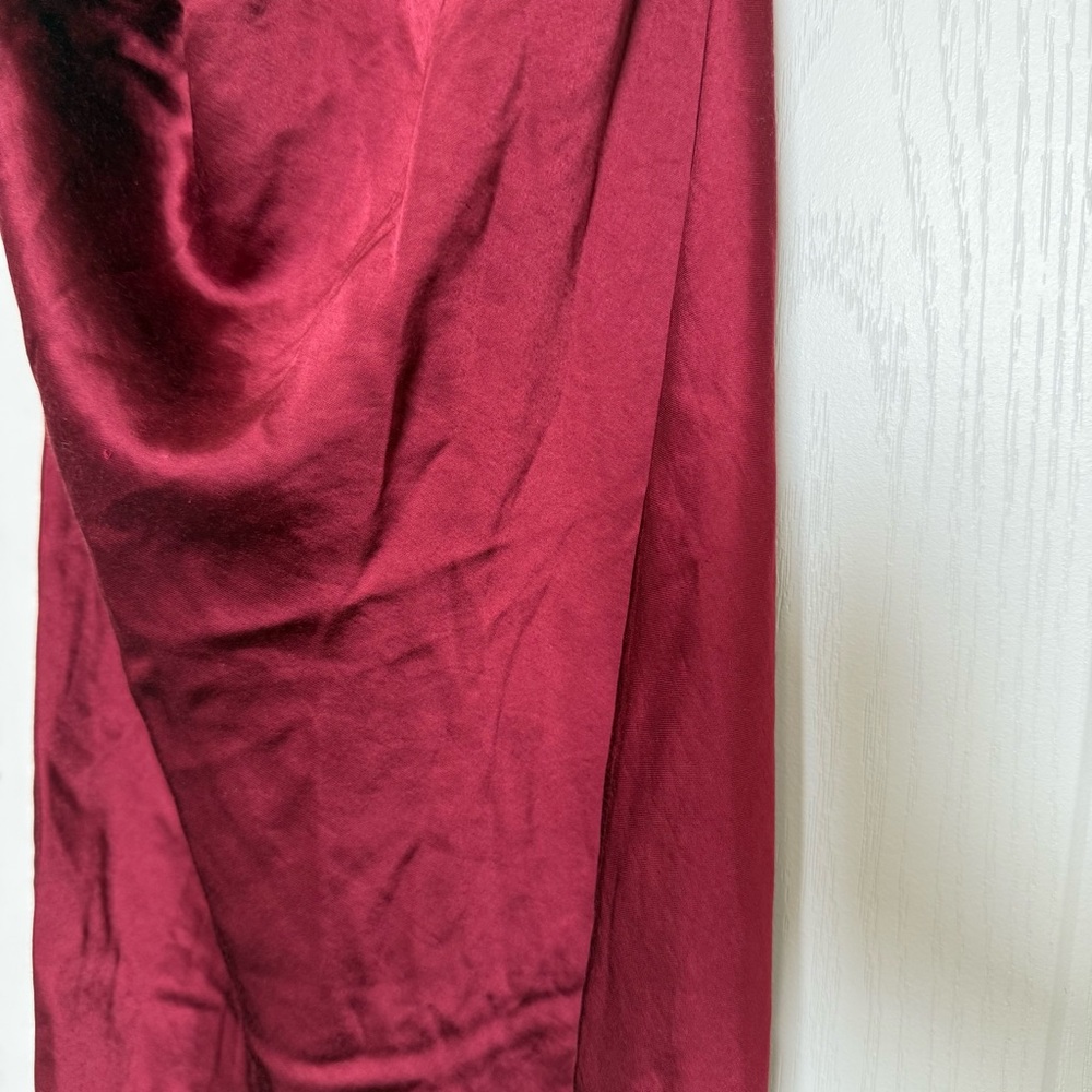 EXPRESS One-Shoulder Satin Dress in Deep Red (A5) - Picture 3 of 6